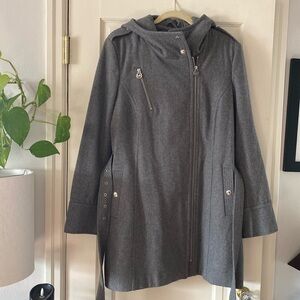 Micheal Kors Women’s hooded and belted Wool Coat.